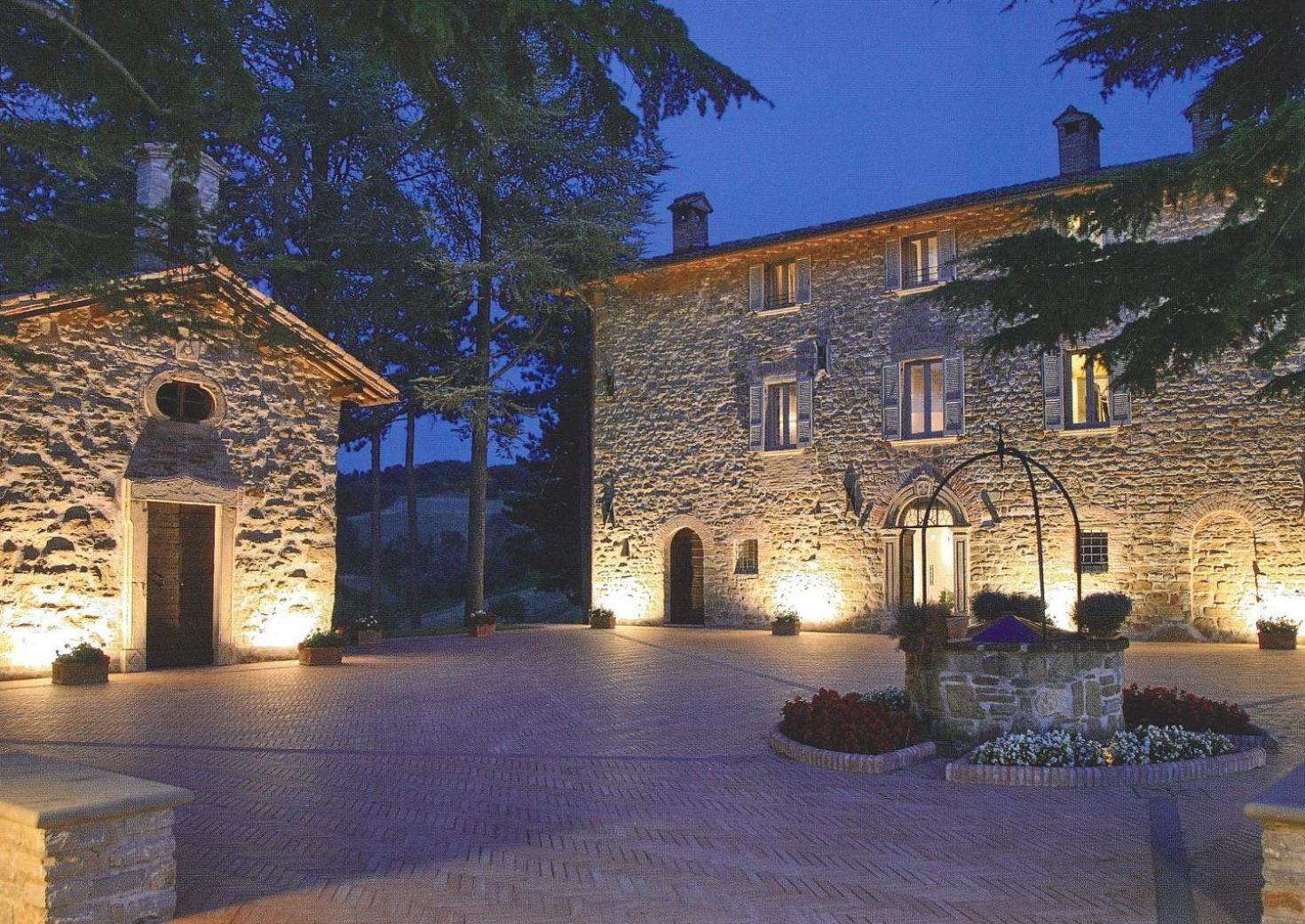 Tenuta Borgo San Michele Губио Екстериор снимка