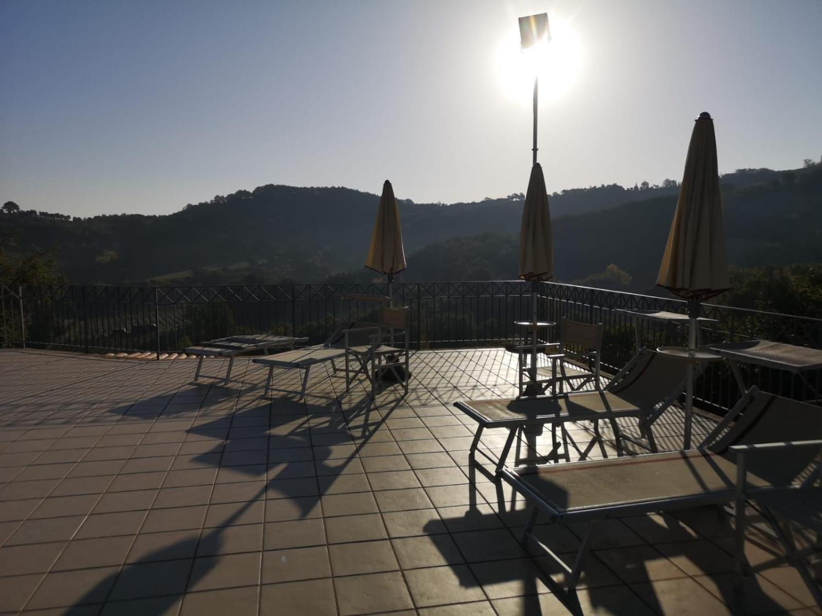 Tenuta Borgo San Michele Губио Екстериор снимка