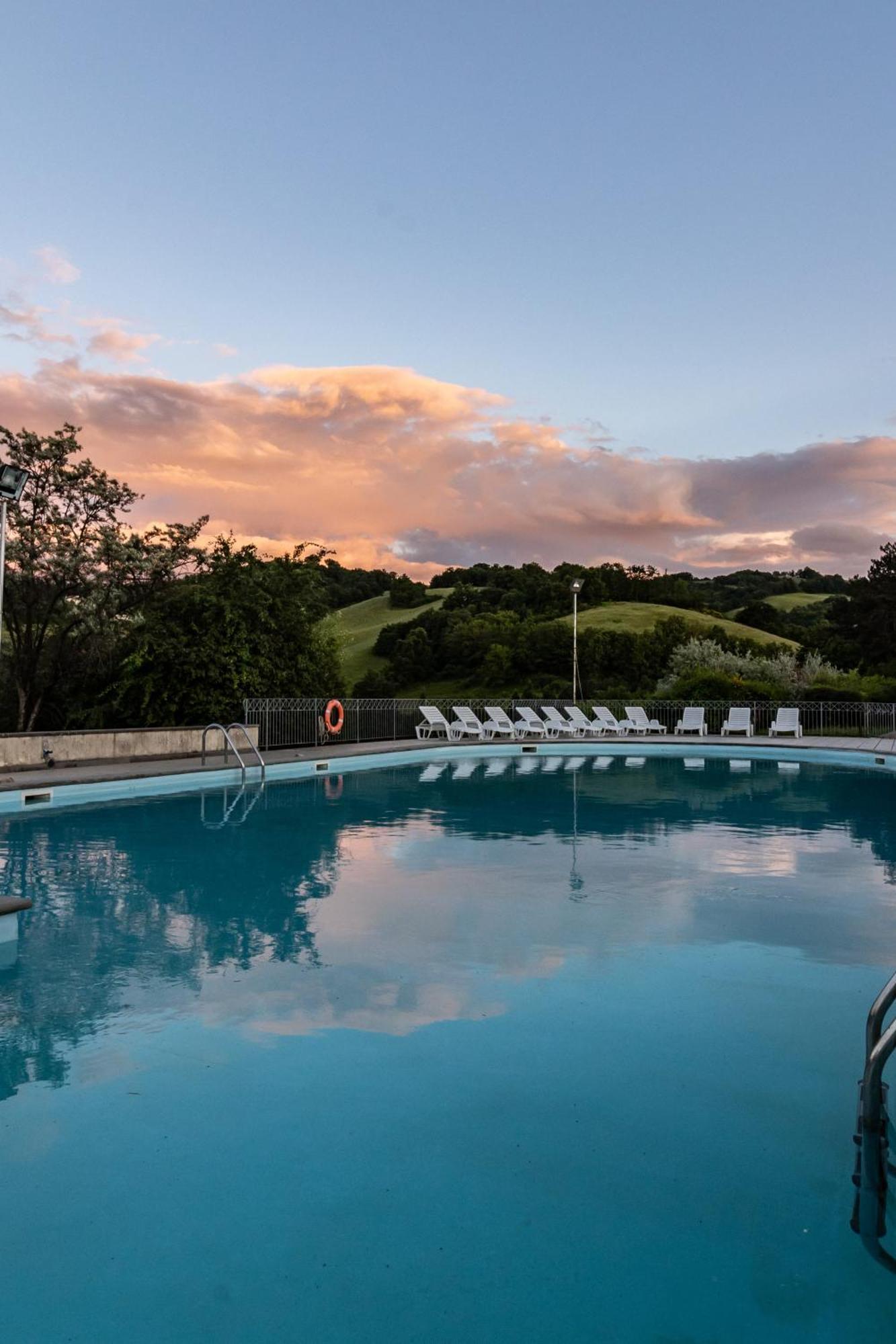 Tenuta Borgo San Michele Губио Екстериор снимка