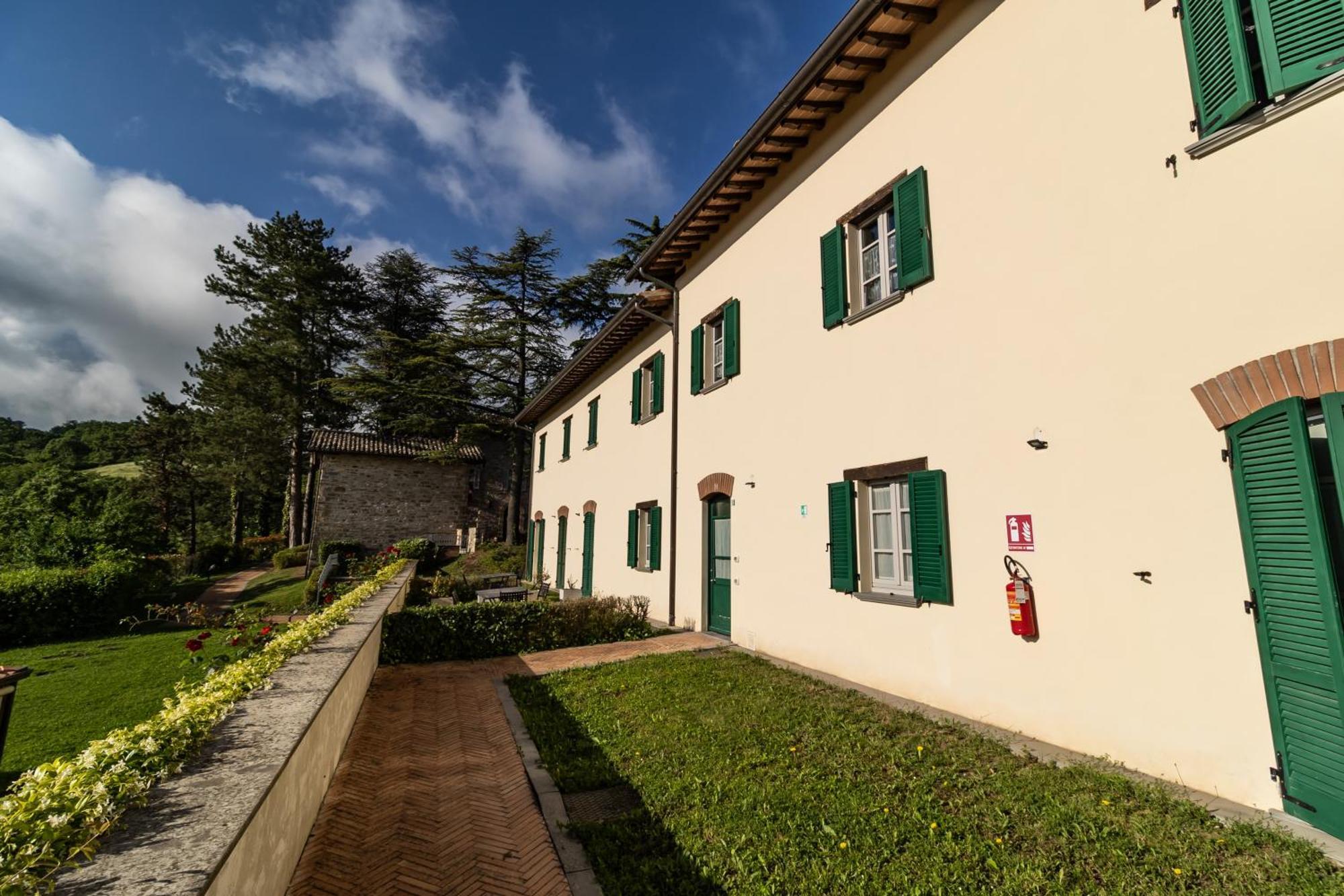 Tenuta Borgo San Michele Губио Екстериор снимка