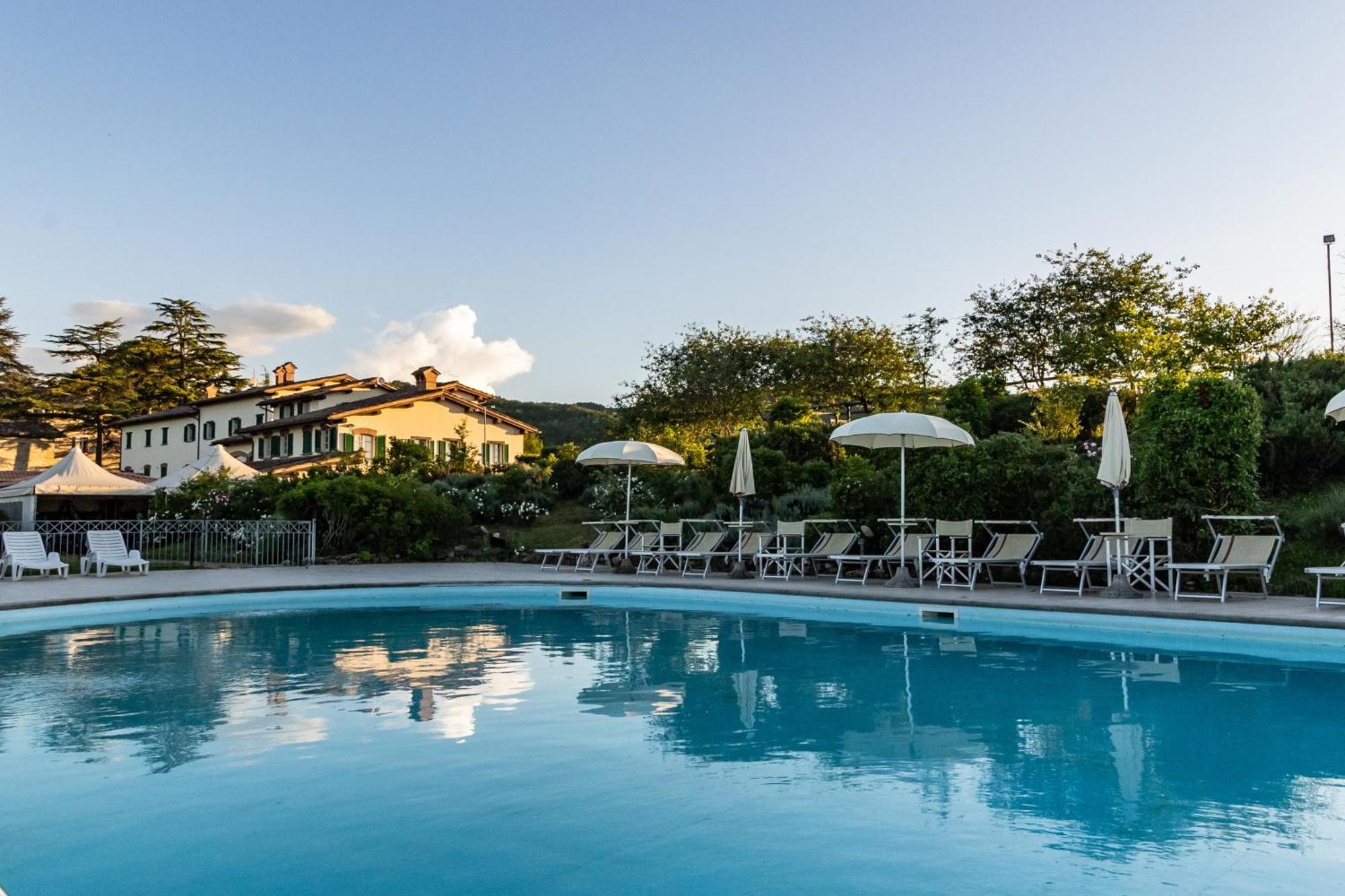 Tenuta Borgo San Michele Губио Екстериор снимка
