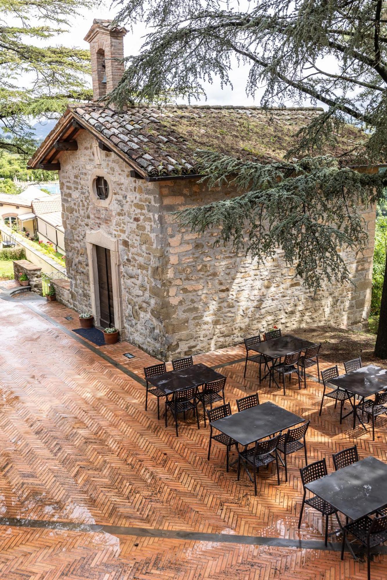 Tenuta Borgo San Michele Губио Екстериор снимка