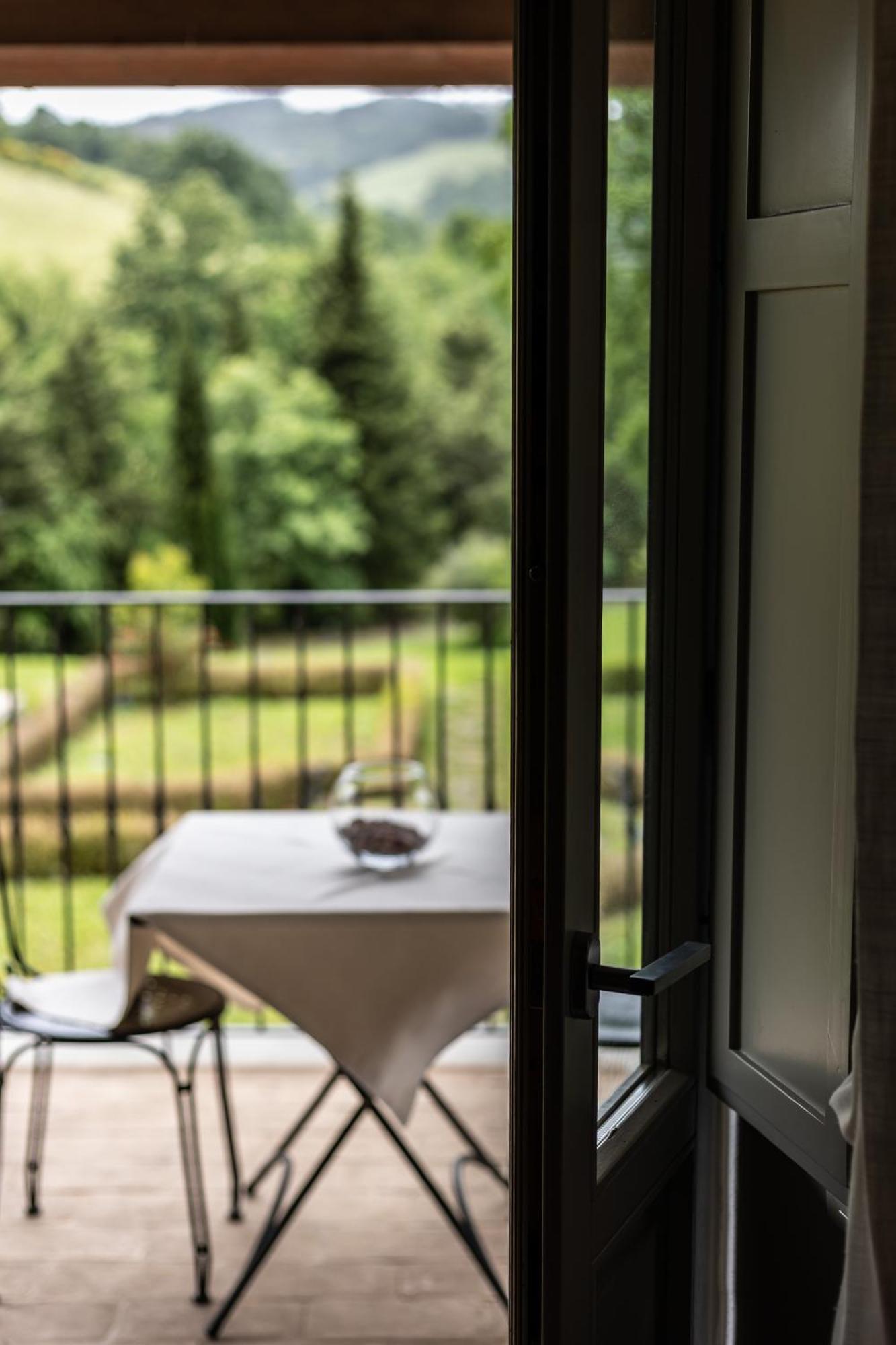 Tenuta Borgo San Michele Губио Екстериор снимка