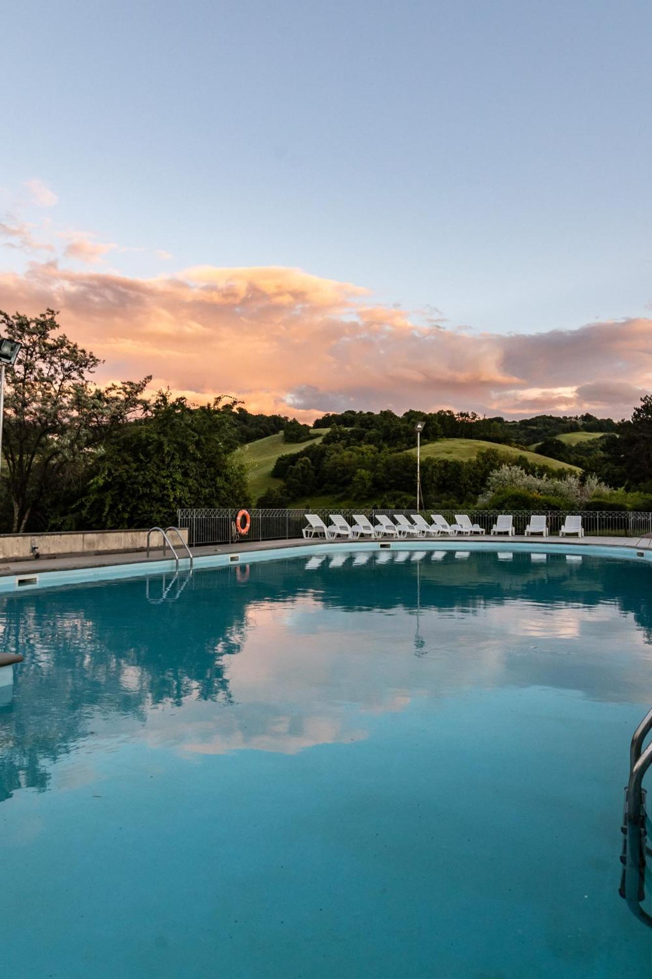 Tenuta Borgo San Michele Губио Екстериор снимка