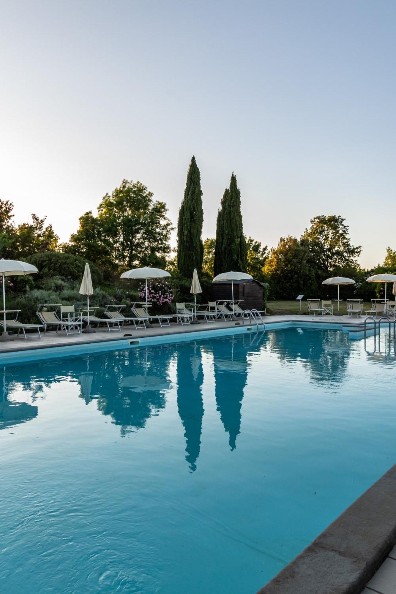 Tenuta Borgo San Michele Губио Екстериор снимка